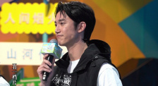大胸美女被揉胸